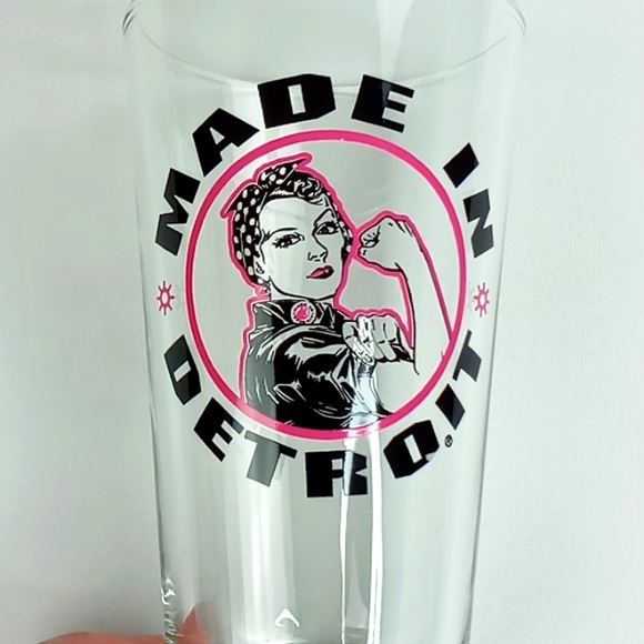 Rosie the Riveter Made in Detroit Pint Glass 16 0z - Picture 4 of 7